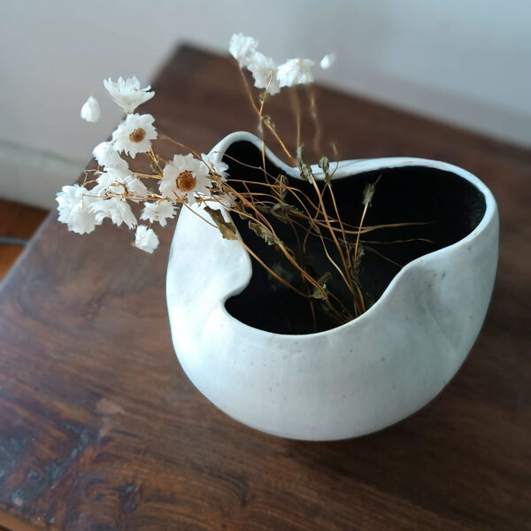 white and black vase - Image 3