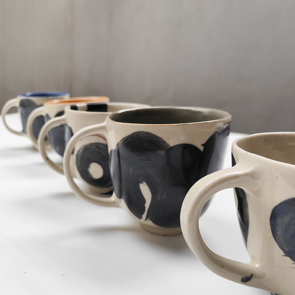 Mugs black &white